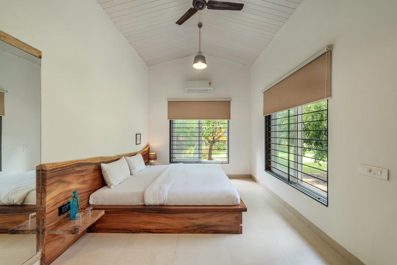 Saffronstays Casa Manga, Karjat - Pet-Friendly Pool Villa Near Nd'S Film World And Saltt Exterior foto